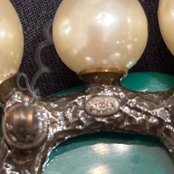 CHANEL-Authentic CHANEL brooch-gorgeous & unique.. - Picture 7 of 8